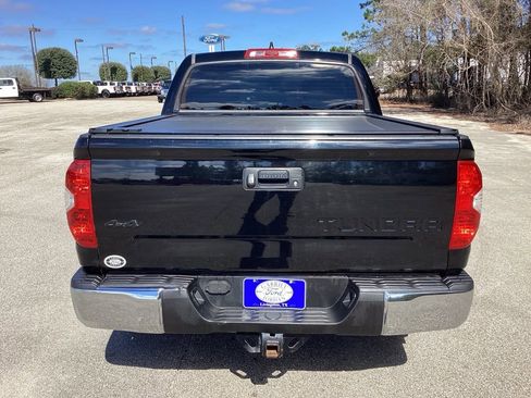 Used 2021 Toyota Tundra SR5 w/ SR5 Upgrade Package image 8