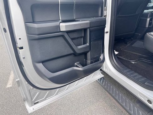 Used 2018 Ford F150 XLT w/ Equipment Group 302A Luxury AWD/4WD image 4