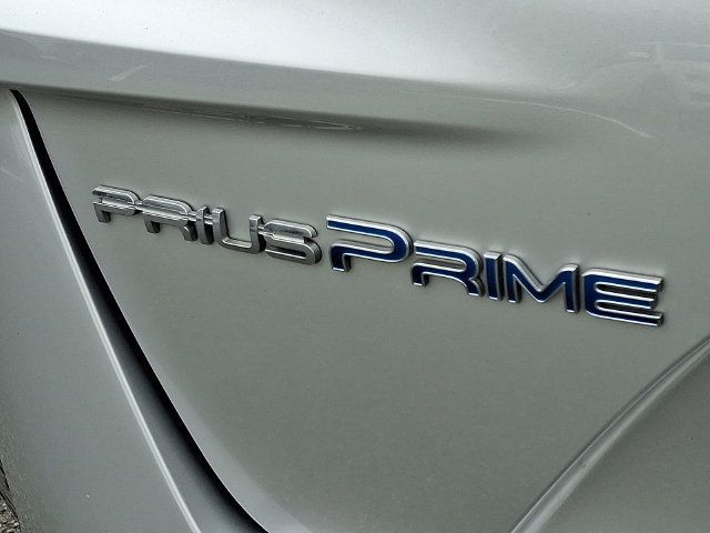 Used 2017 Toyota Prius Prime Advanced w/ Carpet Mat Package FWD image 29