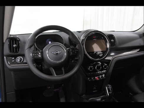 Certified 2024 MINI Cooper Countryman S AWD/4WD image 6