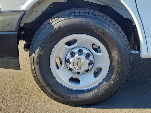 New 2025 Chevrolet Express 2500 Work Van w/ Driver Convenience Package image 23