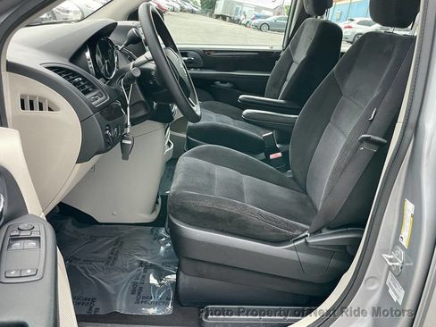 Used 2015 Dodge Grand Caravan American Value Package FWD image 7