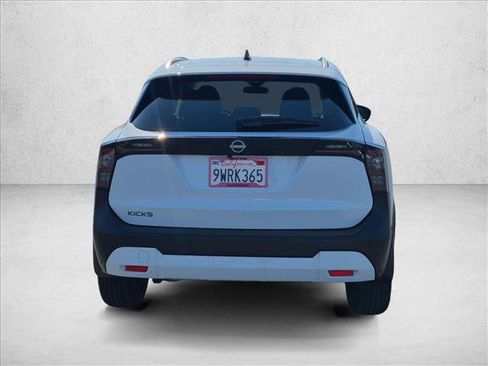 Used 2026 Nissan Kicks SV FWD image 7