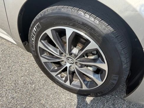Used 2018 Toyota Avalon XLE Premium w/ Protection Package FWD image 27