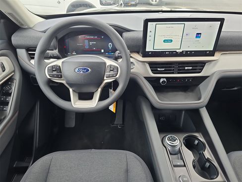 New 2026 Ford Explorer Active image 9