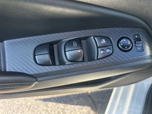 Used 2025 Nissan Altima 2.5 SV image 14