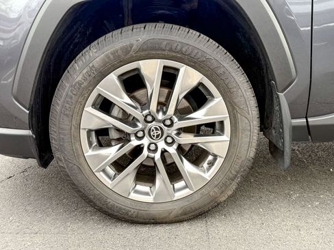 Used 2022 Toyota RAV4 Limited AWD/4WD image 12