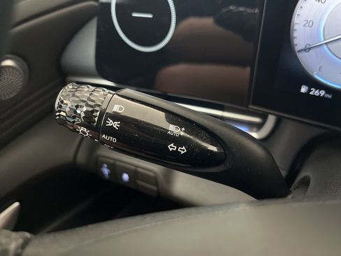 Used 2025 Hyundai Elantra Limited image 60