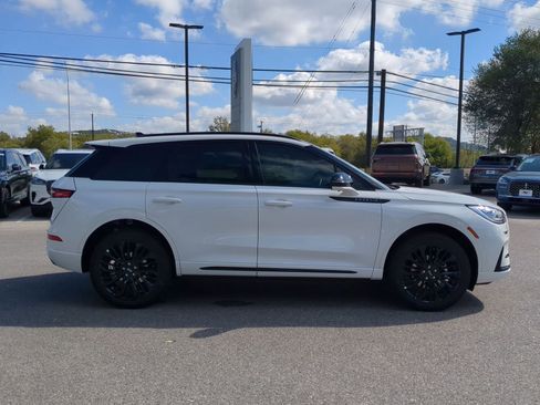 New 2026 Lincoln Corsair Reserve w/ Jet Appearance Package image 2