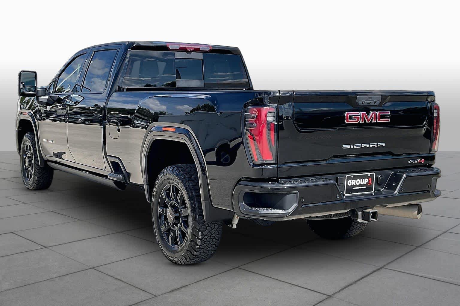 Used 2025 GMC Sierra 3500 AT4 w/ AT4 Premium Plus Package AWD/4WD image 12