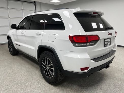 Used 2017 Jeep Grand Cherokee Trailhawk AWD/4WD image 8