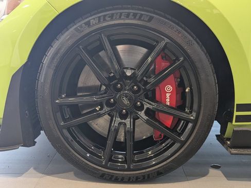 Used 2020 Ford Mustang Shelby GT500 w/ Technology Package RWD image 9
