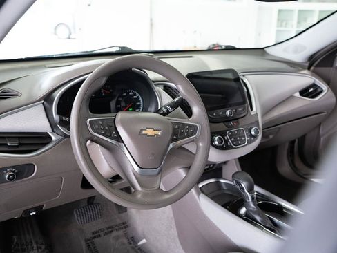 Used 2023 Chevrolet Malibu LT FWD image 9