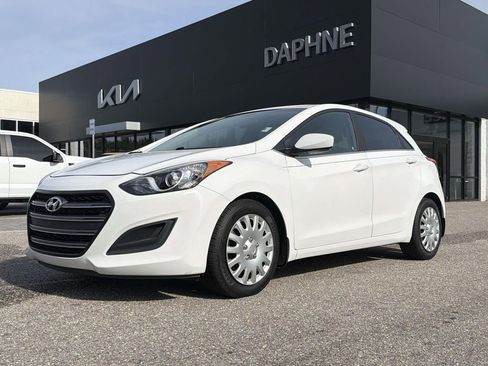 Used 2016 Hyundai Elantra GT FWD image 31