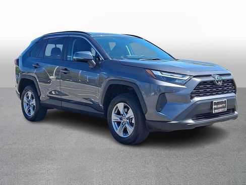Used 2025 Toyota RAV4 XLE AWD/4WD image 3