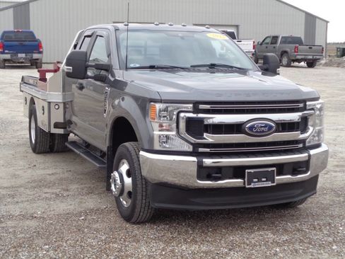 Used 2022 Ford F350 XL w/ STX Appearance Package image 4