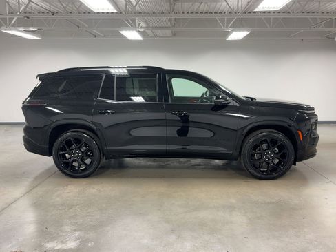 New 2026 Chevrolet Traverse RS w/ LPO, Floor Liner Package image 7