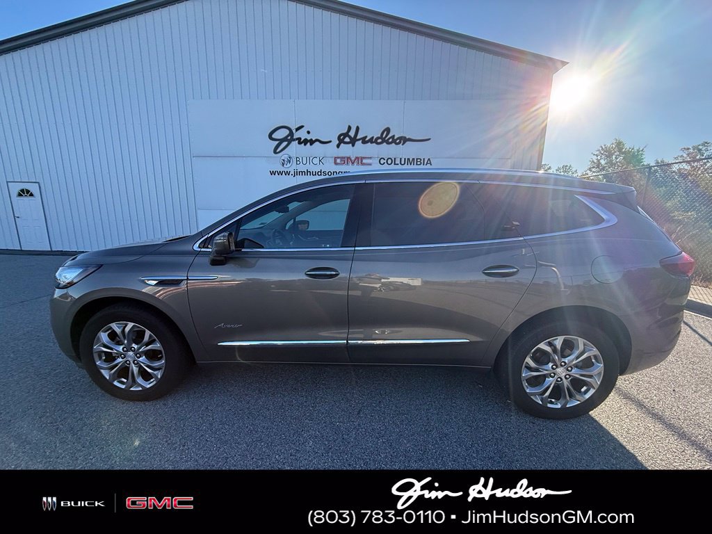 Used 2020 Buick Enclave Avenir w/ Avenir Technology Package AWD/4WD image 2