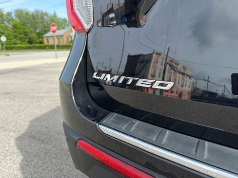 Used 2024 Ford Explorer Limited image 9