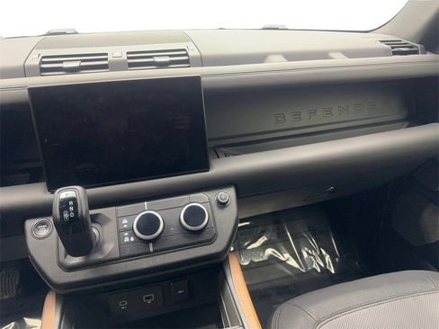 Used 2023 Land Rover Defender 130 X-Dynamic SE image 58