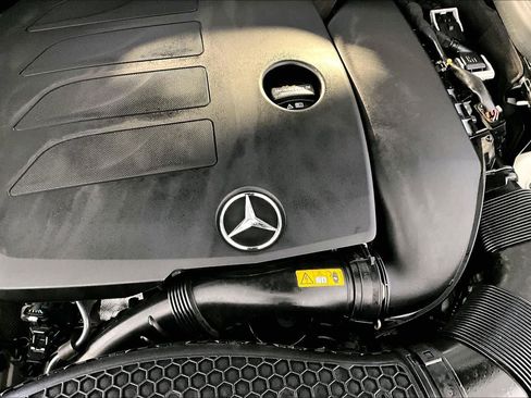 Certified 2021 Mercedes-Benz GLC 300 4MATIC image 31