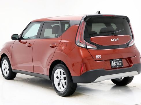 Used 2024 Kia Soul LX w/ Option Group 015 image 7