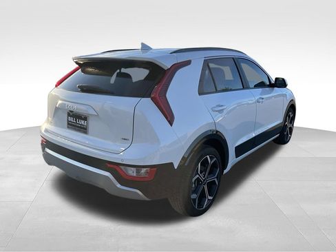 Used 2024 Kia Niro EX Touring FWD image 7