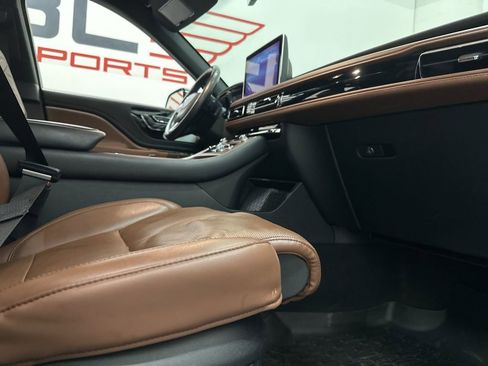 Used 2022 Lincoln Aviator Reserve w/ Equipment Group 201A image 61