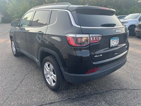 Used 2022 Jeep Compass Latitude w/ Convenience Group AWD/4WD image 3