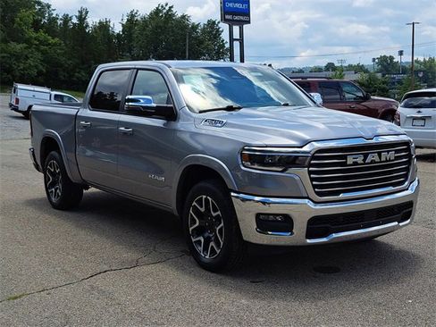 Used 2025 RAM 1500 Laramie image 7