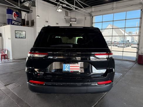 New 2025 Jeep Grand Cherokee Altitude AWD/4WD image 15