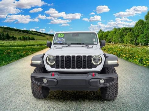Used 2024 Jeep Wrangler Unlimited Rubicon AWD/4WD image 8