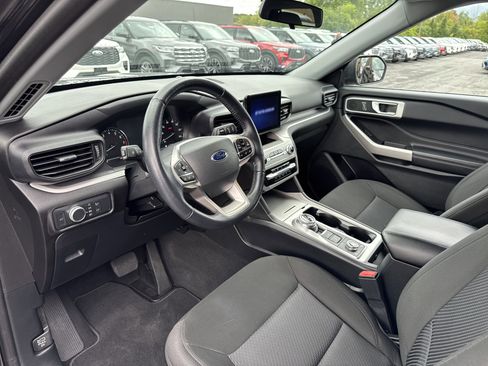 Used 2022 Ford Explorer XLT image 9