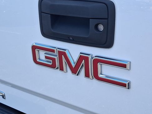 Used 2017 GMC Sierra 1500 SLE w/ SLE Value Package AWD/4WD image 30