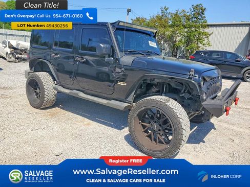 Used 2014 Jeep Wrangler Unlimited Sahara w/ Connectivity Group AWD/4WD image 5