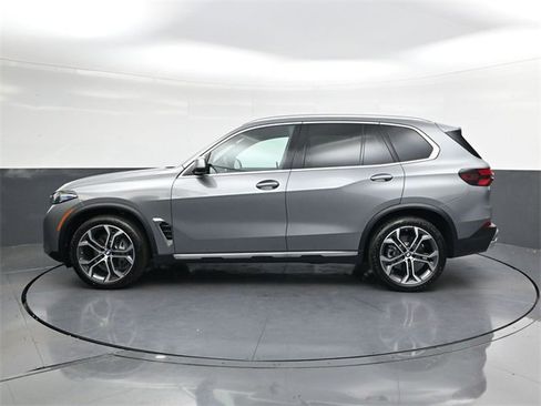 New 2026 BMW X5 xDrive40i w/ Climate Comfort Package image 7