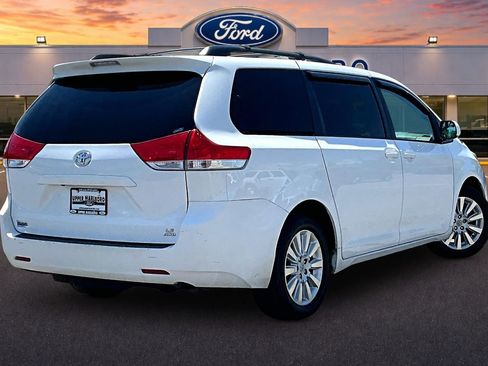 Used 2012 Toyota Sienna LE w/ Towing Pkg AWD/4WD image 13