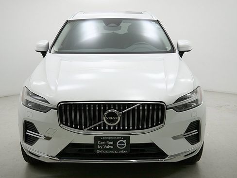 Certified 2023 Volvo XC60 T8 Plus image 5