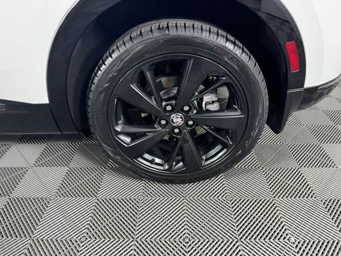 Used 2023 Buick Envision Essence w/ Technology Package I image 38