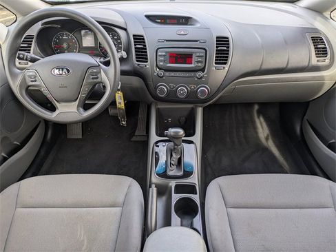 Used 2017 Kia Forte LX image 14