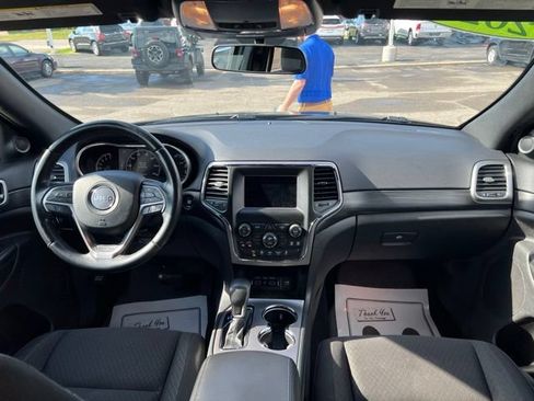 Certified 2020 Jeep Grand Cherokee Laredo AWD/4WD image 14