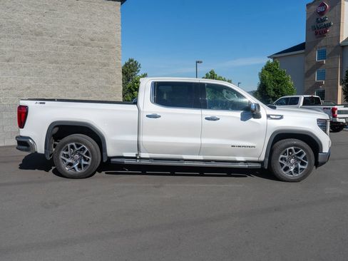Used 2023 GMC Sierra 1500 SLT w/ SLT Premium Package AWD/4WD image 8