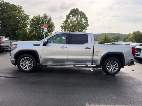 Used 2022 GMC Sierra 1500 SLT w/ SLT Premium Package AWD/4WD image 8