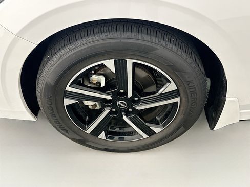 Used 2025 Nissan Sentra SV FWD image 11