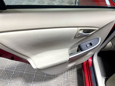 Used 2011 Toyota Prius Three image 21