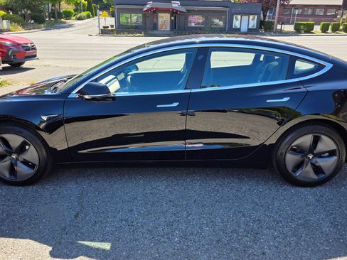 Used 2018 Tesla Model 3 Long Range AWD/4WD image 8