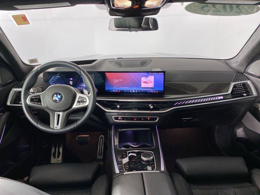 Used 2025 BMW X7 M60i w/ Climate Comfort Package AWD/4WD image 2