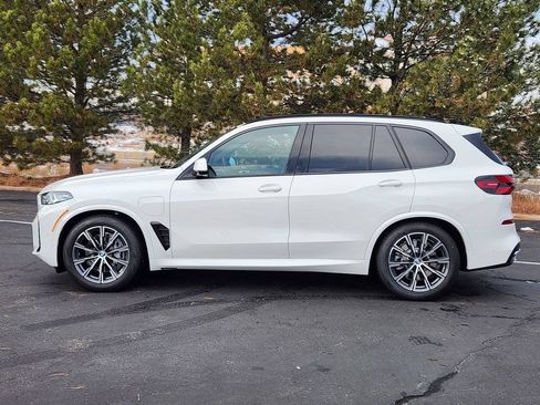 Used 2026 BMW X5 xDrive50e w/ M Sport Package AWD/4WD image 2