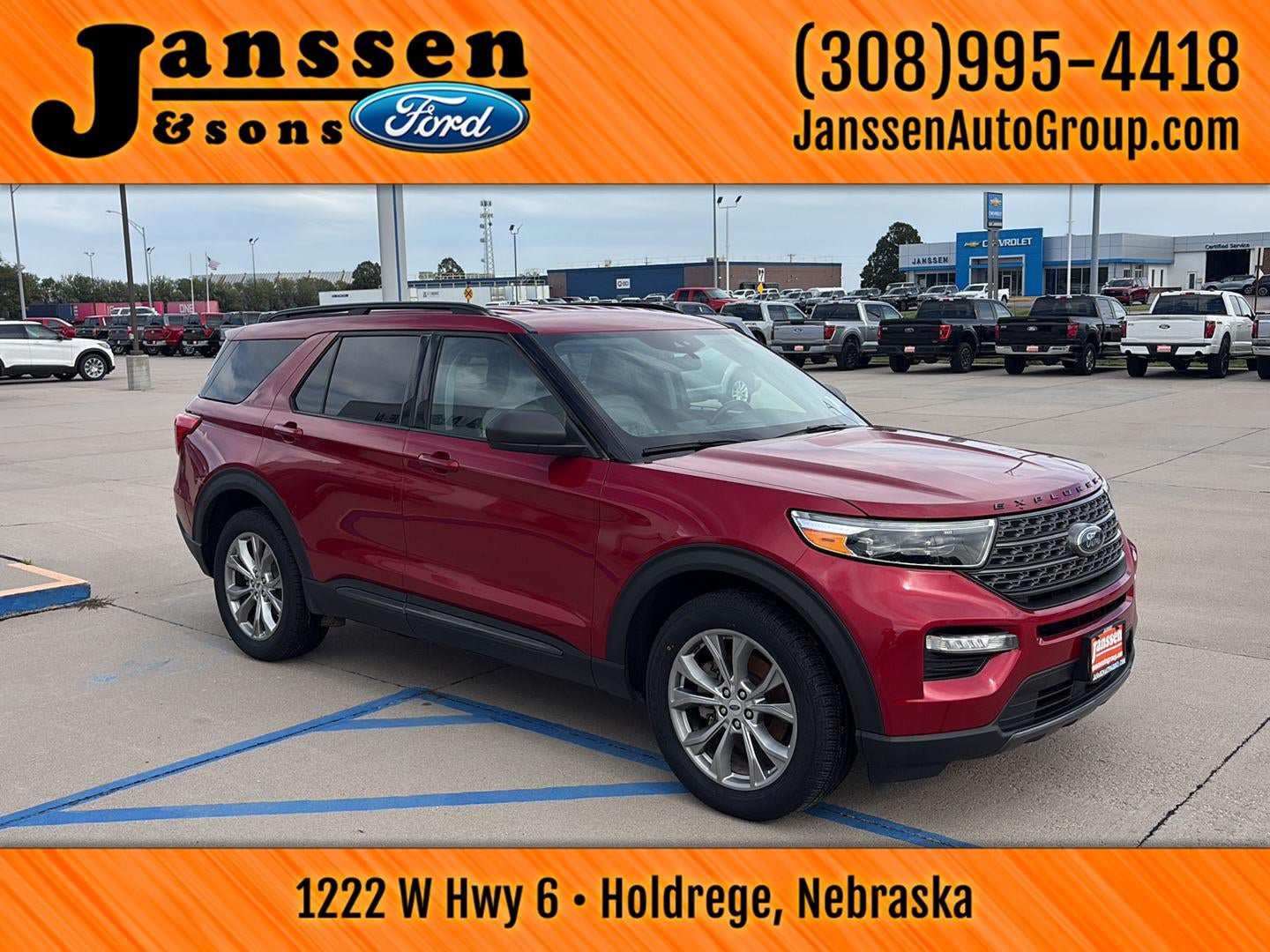 Used 2021 Ford Explorer XLT w/ Equipment Group 202A AWD/4WD image 4