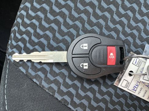 Used 2015 Nissan Versa Note SV FWD image 14